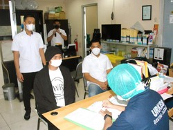 Anji Diswab PCR Usai Ditangkap Polisi, Begini Momennya