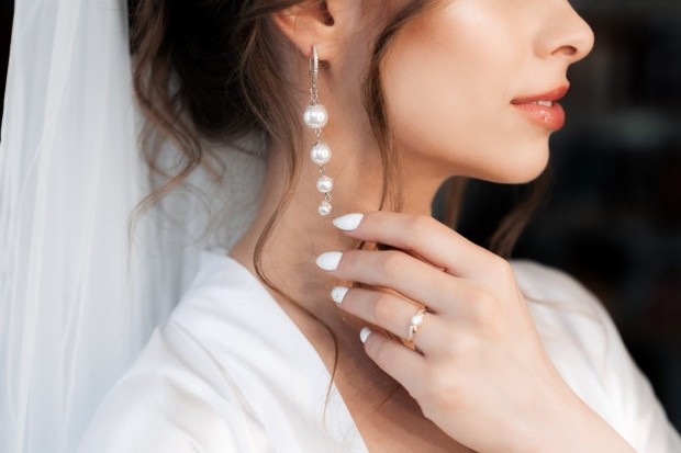 Model Anting yang Cocok Dipadukan dengan Outfit Kasual dan Sporty