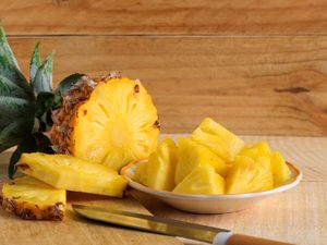 Begini Cara Memilih, Memotong dan Menyimpan Nanas yang Benar! Begini Cara Memilih, Memotong dan Menyimpan Nanas yang Benar!