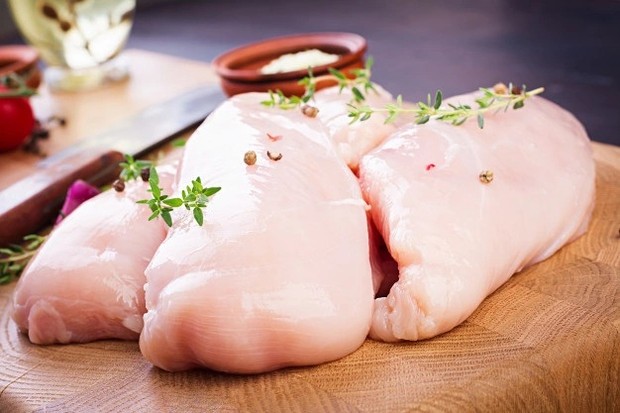 Dada ayam mengandung lemak yang rendah sehingga baik untuk diet/freepik.com