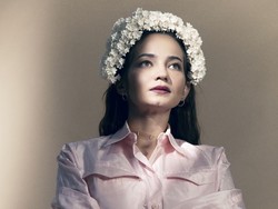 Cinta Enzy Storia Bertepuk Sebelah Tangan dalam Setengah Hati