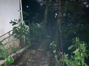 Pak Anies Tolong, Jembatan Gantung di Srengseng Sawah Ini Masih Rusak