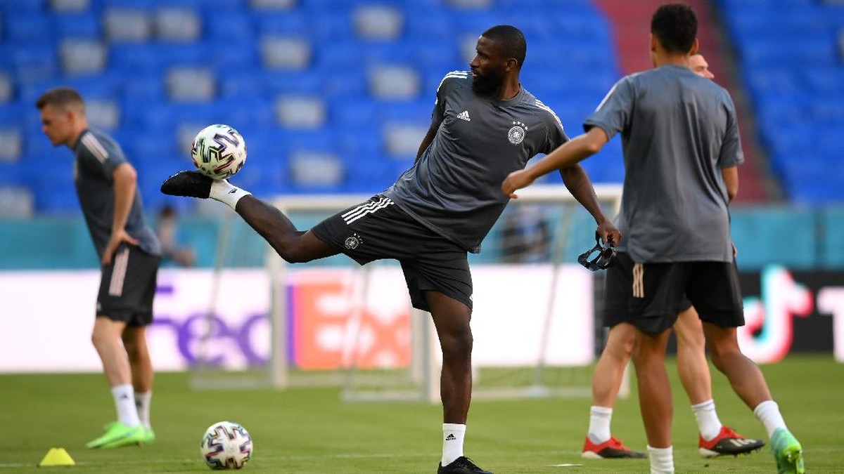Prancis Vs Jerman: Die Mannschaft Mesti Main Kotor. (Foto: Getty Images/Matthias Hangst)