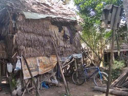 Lara Pasutri Lansia Tinggal di Kandang Ayam Bertahun-tahun Lamanya