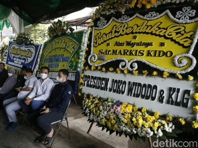 Ada Karangan Bunga dari Jokowi di Rumah Duka Markis Kido