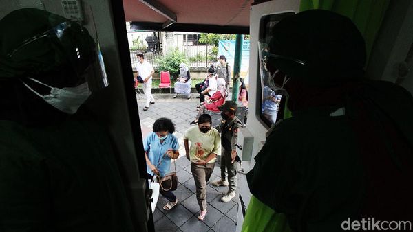 Asyik... Kini Ada Bus Vaksin Keliling di Solo