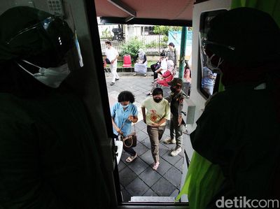 Asyik... Kini Ada Bus Vaksin Keliling di Solo