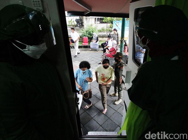 Asyik... Kini Ada Bus Vaksin Keliling di Solo