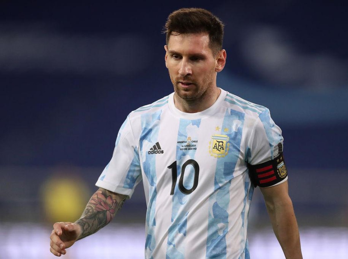 Lionel Messi meminta Argentina bermain lebih tenang. (Foto: Getty Images/Buda Mendes)