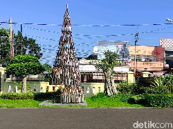 Cuma di Cianjur! Monumen Knalpot Bising Korban Tilang
