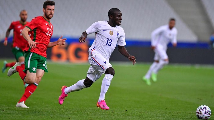 PARIS, FRANCE - JUNE 08: Ngolo Kante of France runs with the ball during the international friendly match between France and Bulgaria at Stade de France on June 08, 2021 in Paris, France. (Photo by Aurelien Meunier/Getty Images)