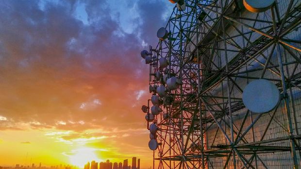 Operator telekomuniikasi seluler Indosat bts ruang kontrol traffic