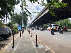 Pembatas Trotoar di Rawasari Dipasang, Tak Ada Mobil Parkir Sembarangan