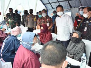 Tekan COVID-19, Pemkab Kebumen Gencarkan Vaksinasi Pedagang Pasar