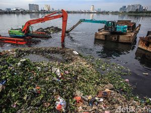 Pengerukan Waduk Pluit Demi Mencegah Banjir Pengerukan Waduk Pluit Demi Mencegah Banjir