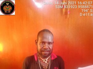 Pemasok Senjata ke KKB Papua Diduga Didanai Ketua DPRD Tolikara Pemasok Senjata ke KKB Papua Diduga Didanai Ketua DPRD Tolikara