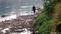 Melihat Penyusutan Air Sungai Citarum