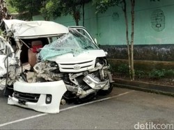 Tabrakan Mobil Travel Vs Bus di Tasikmalaya, Seorang Penumpang Tewas