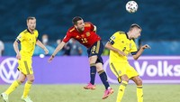 Sepanjang 90 menit, para pemain Spanyol hanya oper, oper, dan oper tanpa adanya eksekusi yang berbahaya. Jose Manuel Vidal/Pool via AP.