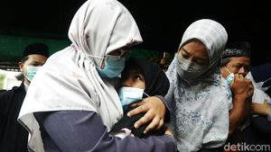 Suasana Haru Selimuti Rumah Duka Markis Kido