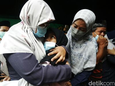 Suasana Haru Selimuti Rumah Duka Markis Kido