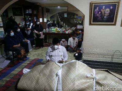 Suasana Rumah Duka Legenda Bulutangkis Markis Kido