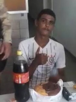 Tertangkap di Hari Ultah, Polisi Beri Kue hingga Cola untuk Pencuri Ini