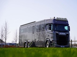 Ketika Truk Tronton Scania Disulap Jadi Rumah Berjalan, Keren Banget!