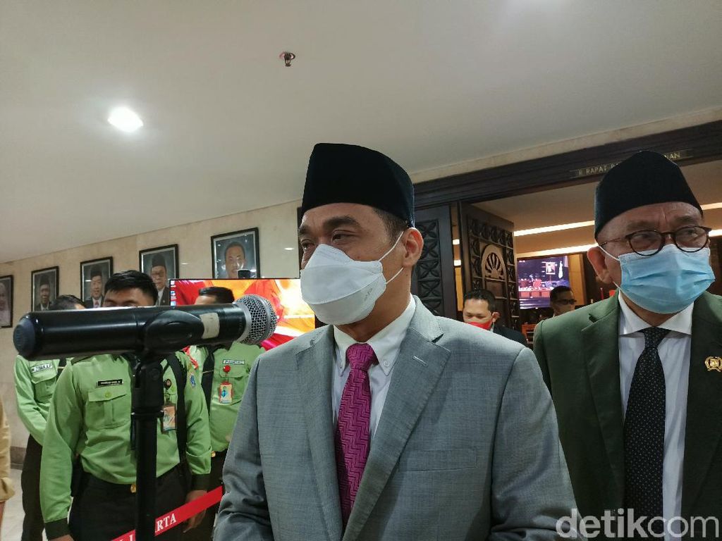 Kapolri Setuju Jalur Sepeda Sudirman Dibongkar, Wagub DKI Pasrah Kapolri Setuju Jalur Sepeda Sudirman Dibongkar, Wagub DKI Pasrah