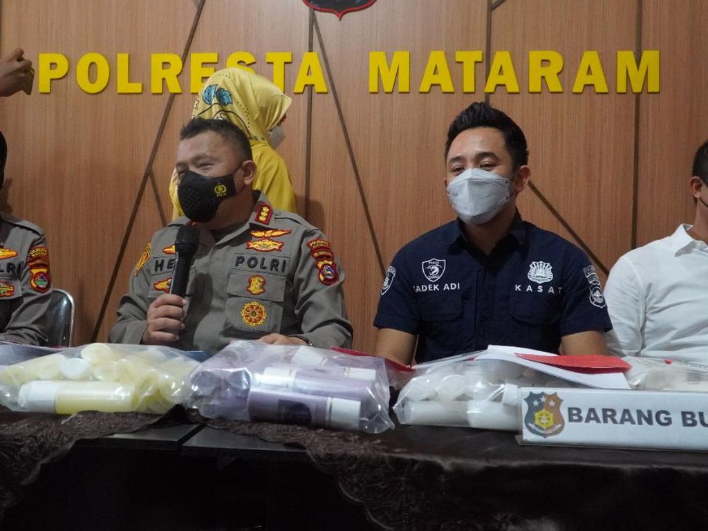 Jual Kosmetik Ilegal, Perempuan di Mataram Terancam Dibui 15 Tahun Jual Kosmetik Ilegal, Perempuan di Mataram Terancam Dibui 15 Tahun