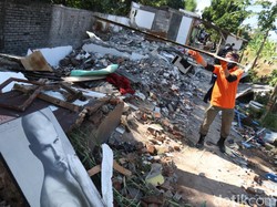 131 Rumah di Bantaran Sungai Cidurian Bandung Dibongkar