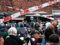 Detik-detik Petugas Perlintasan Selamatkan Wanita Hendak Hadang Kereta