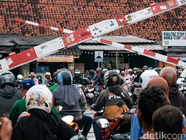 Awas! Terobos Palang Pintu KA Bisa Didenda 750 Ribu