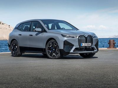 SUV Listrik BMW iX Seharga Rp 2 Miliaran