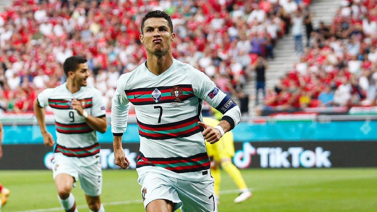 Matthias Ginter mewanti-wanti Jerman untuk tak hanya fokus pada Cristiano Ronaldo (Foto: Instagram Cristiano)