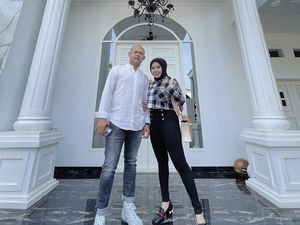 Viral Bikin Haru, Menantu Idaman Berikan Hadiah Rumah dan Mobil untuk Mertua Viral Bikin Haru, Menantu Idaman Berikan Hadiah Rumah dan Mobil untuk Mertua