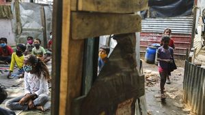 Kala Anak-anak Permukiman Kumuh di India Ikut Kelas Online