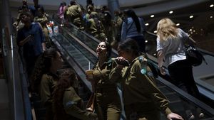 Makin Berani! Israel Cabut Aturan Masker di Dalam Ruangan