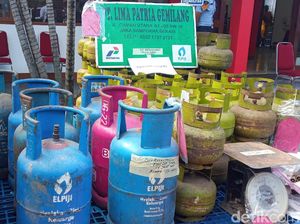 Oplos Gas Elpiji 12 Kilogram, Pria Bogor Dibekuk Polisi Oplos Gas Elpiji 12 Kilogram, Pria Bogor Dibekuk Polisi