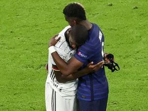 Ruediger Bantah Gigit Pogba