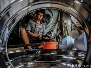 Pembuat Kubah Masjid Bertahan di Masa Pandemi
