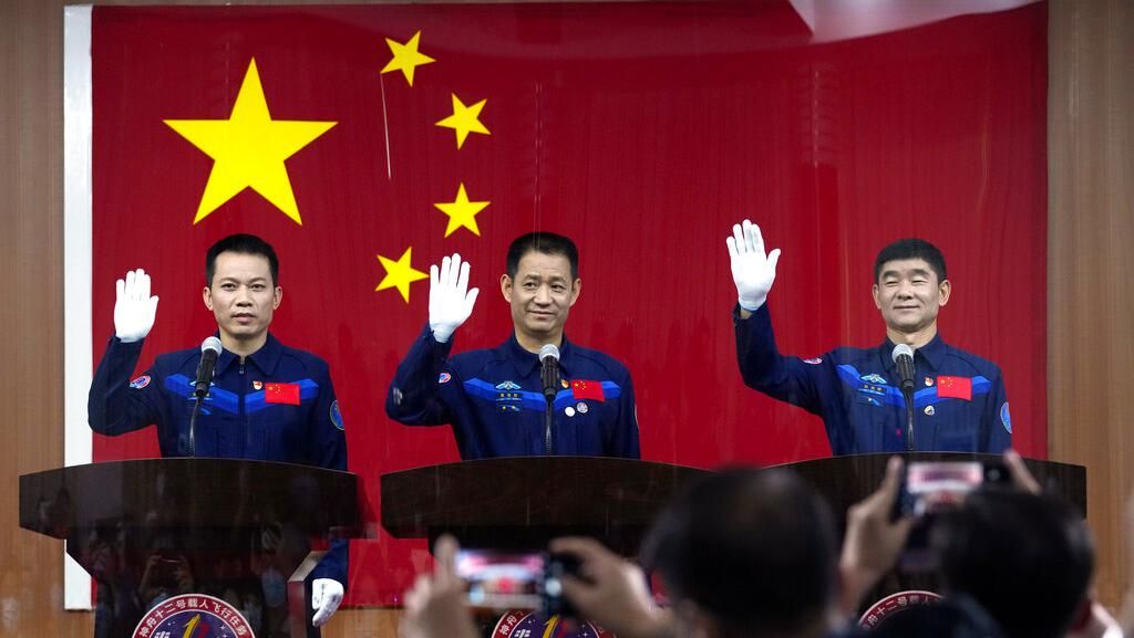 Potret Para Astronot China yang Bakal Meluncur ke Ruang Angkasa