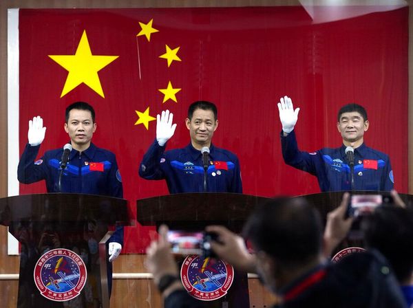 Potret Para Astronot China yang Bakal Meluncur ke Ruang Angkasa