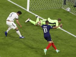 Prancis Vs Jerman: Gol Bunuh Diri Bawa Les Bleus Unggul 1-0 di Babak I