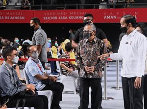 Jokowi Minta Semua Vaksin Segera Disuntikkan ke Masyarakat