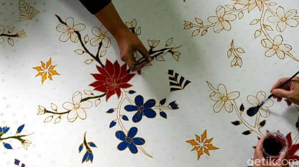 Saat Emak-emak di Tangerang Berkarya Lewat Batik Tulis