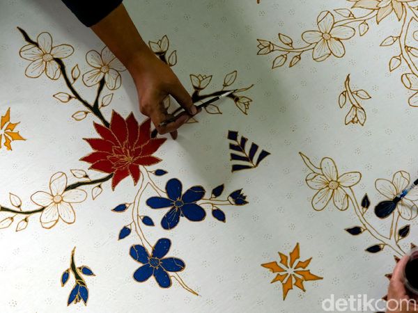 Saat Emak-emak di Tangerang Berkarya Lewat Batik Tulis