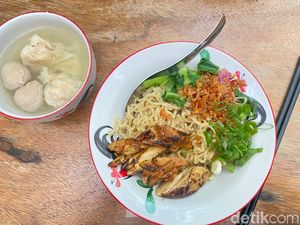 Sedjuk: Lezatnya Bakmi Ayam Oven dan Es Kopi di Gang SCBD Sedjuk: Lezatnya Bakmi Ayam Oven dan Es Kopi di Gang SCBD