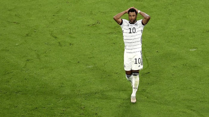 Germanys Serge Gnabry reacts after he failed to score during the Euro 2020 soccer championship group F match between France and Germany at the Allianz Arena stadium in Munich, Tuesday, June 15, 2021. (AP Photo/Alexander Hassenstein, Pool)