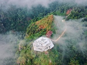 Foto: Tumpeng Menoreh, Wisata Alam Populer Baru di Magelang